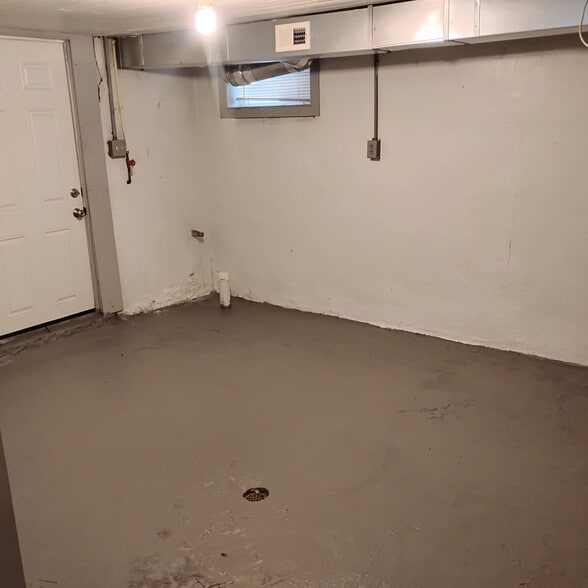 2nd basement room - 536 Spikenard St
