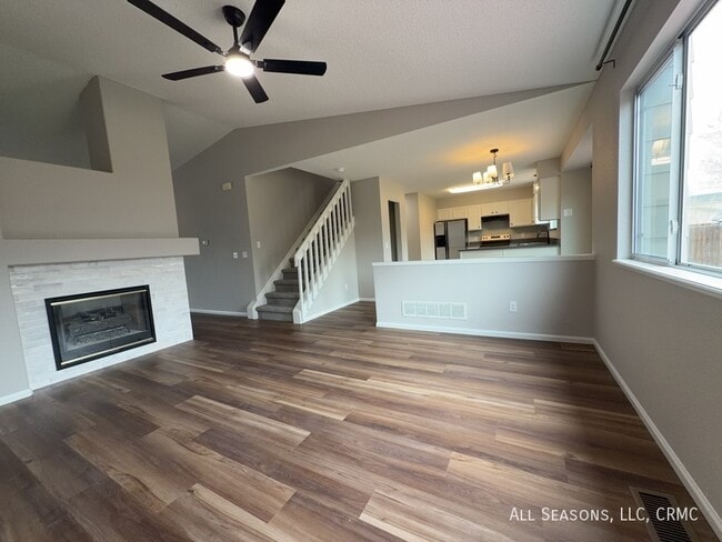 Building Photo - 5921 Fossil Dr