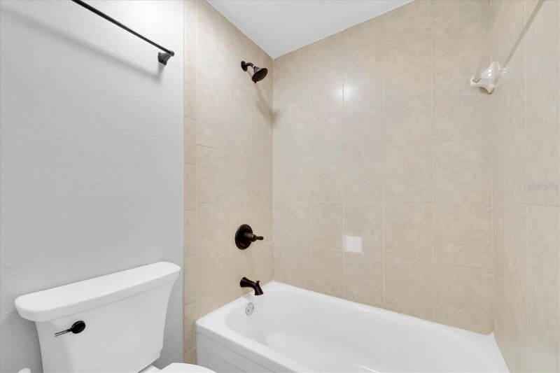 Building Photo - 406 S Cedar Ave