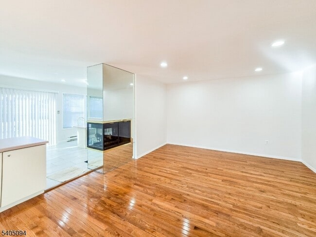 Building Photo - 167 Concordia Cir