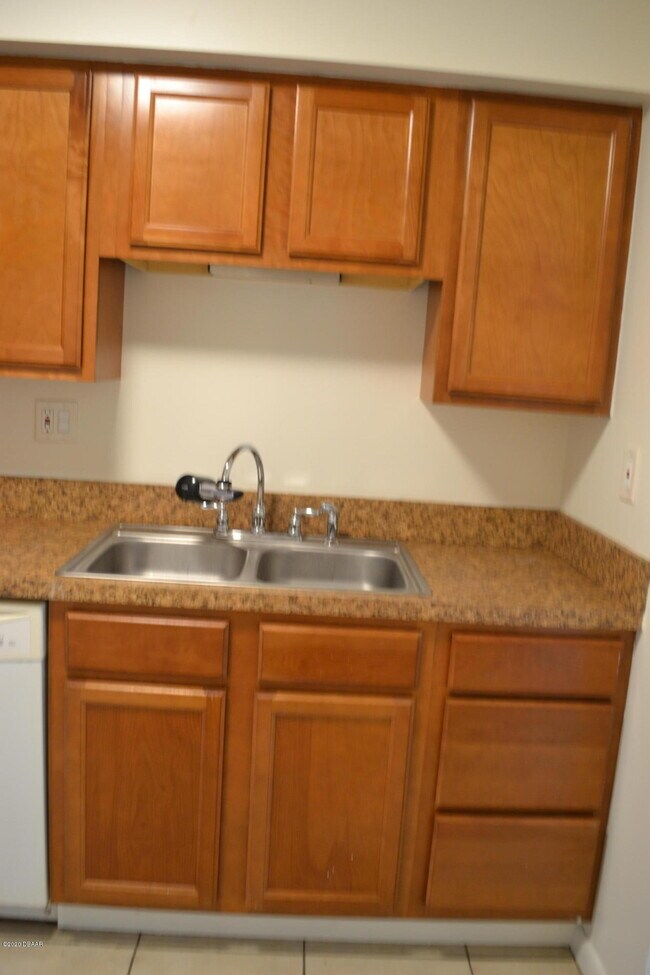 Building Photo - 309 Oakridge Blvd