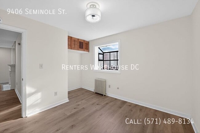 Building Photo - 9406 Seminole St