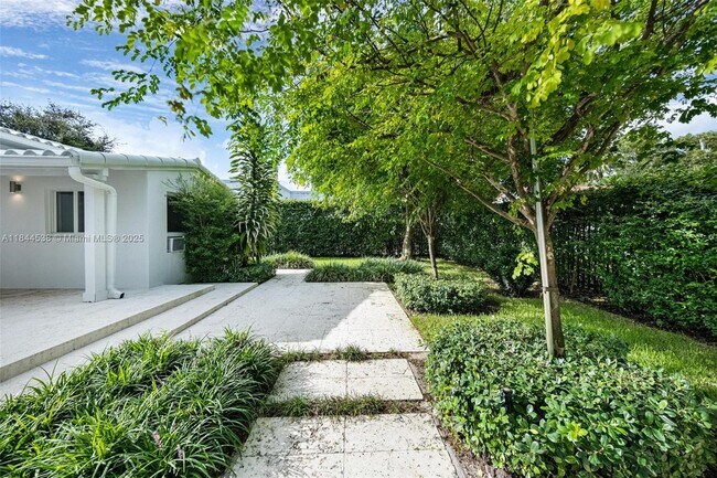 Building Photo - 919 Granada Groves Ct