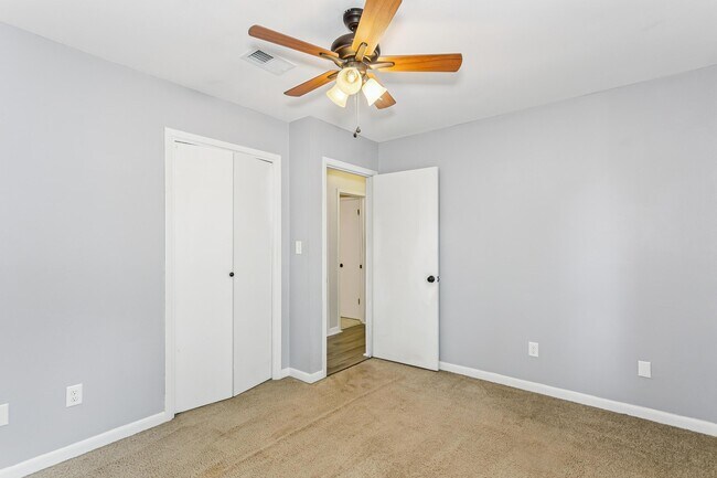 Building Photo - 4572 Kelly Ln