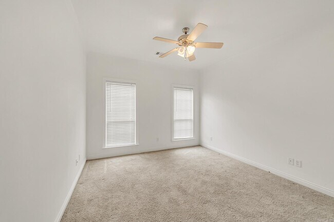 Building Photo - 43 Earnhardt Cir