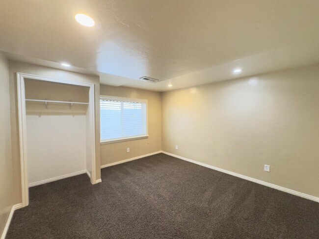 Building Photo - 1078 Cinnamon Ridge Dr