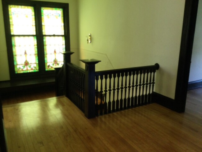 Building Photo - 117 W Wright St