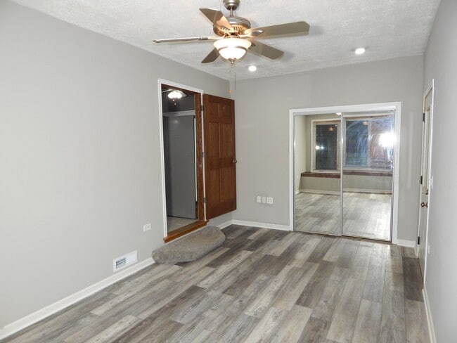 Building Photo - 1985 Navarone Dr