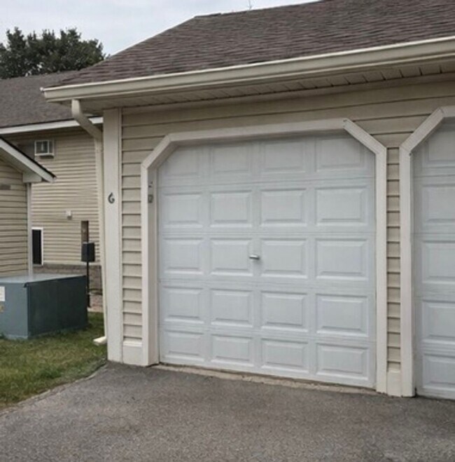 Building Photo - Updated 2BR/1BA Waconia Townhome Available Soon!