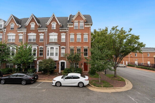 Primary Photo - Spacious 4-Level Townhome with Loft in Cam...