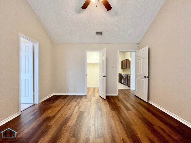 Building Photo - Charming 3-bedroom, 2-bath home near SeaWorld and Lackland AFB!