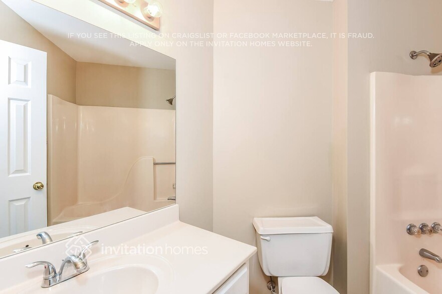 Building Photo - 4000 Bent Willow Ln