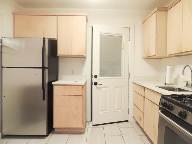 Building Photo - 1307 Deloney St