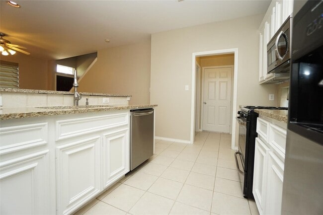 Building Photo - Location, Location! A Must-See Midtown Gem!