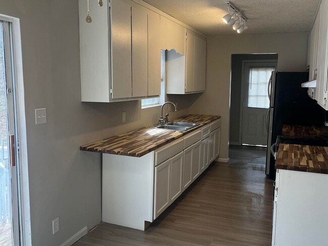 Building Photo - 1239 Santa Fe Trail