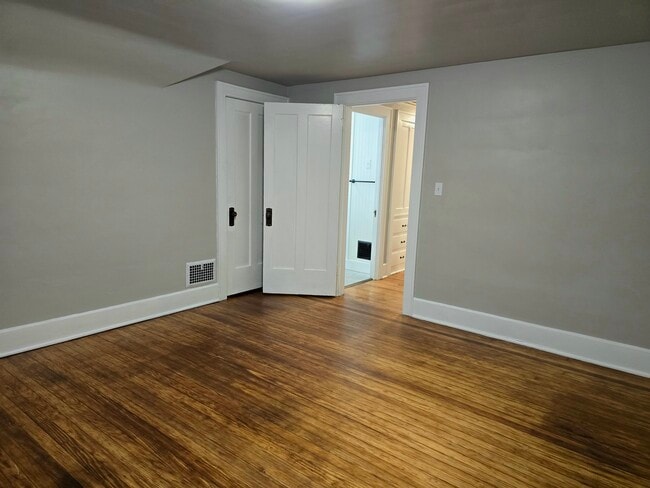 Building Photo - 105 N Bon Air Ave