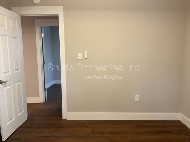 Building Photo - 633 Rivermont Rd