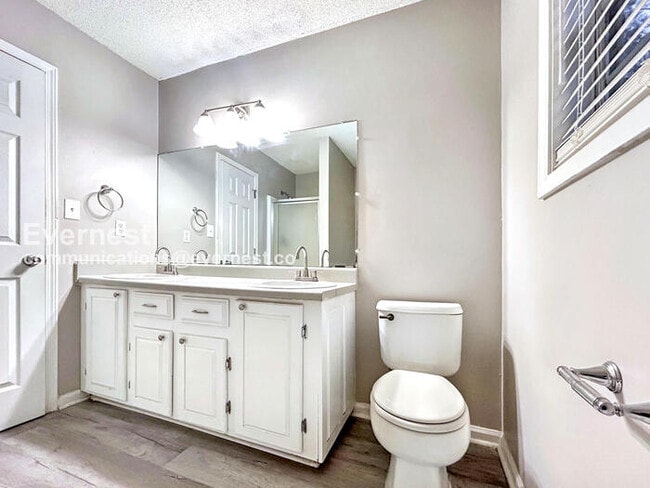 Building Photo - 5920 Catawba Way