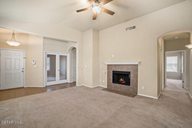 Building Photo - 2932 Pino Triste Dr