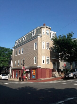 Building Photo - 75 Putnam St