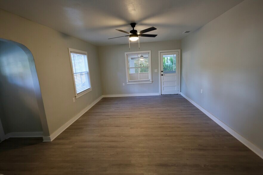 Living Room - 400 S 9th St