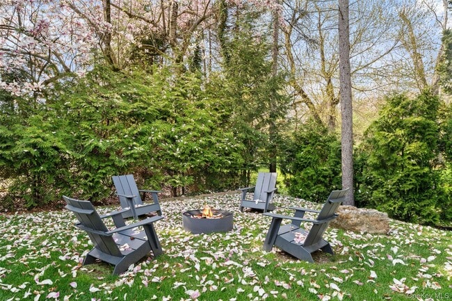 Building Photo - 20 Brookline Rd