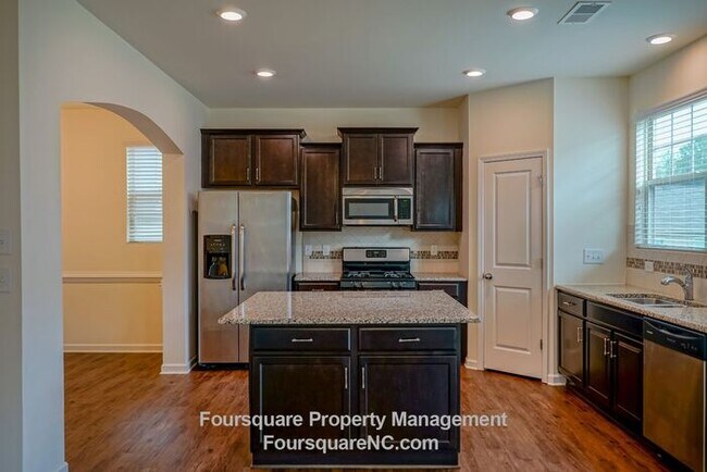 Building Photo - Spacious Single-Family Home with 1st Floor Office, Loft & Fenced Backyard , Includes Washer/Dryer