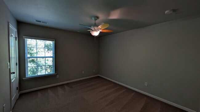 Building Photo - 4848 Pepper Dr