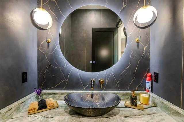 Building Photo - 7714 Lasaine Ave