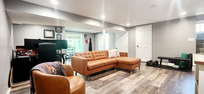 Building Photo - 3 Bed 2 Bath in Robinson, PA