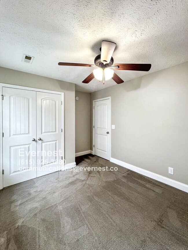 Building Photo - Beautiful 3-Bedroom Home with Comfortable ...