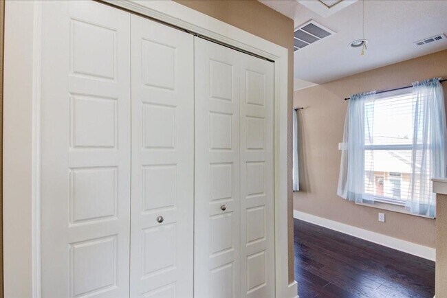 Building Photo - 12212 Tawny Farms Rd