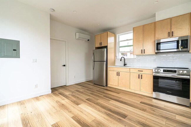 Building Photo - 2945 B. St