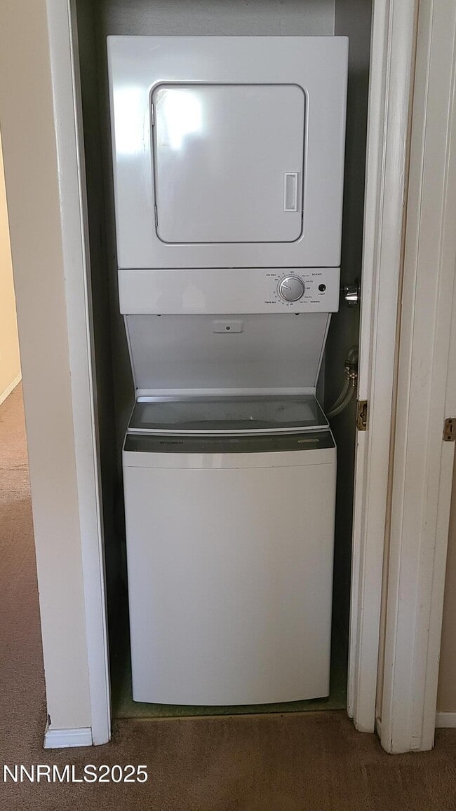 Building Photo - 5031 Catalina Dr