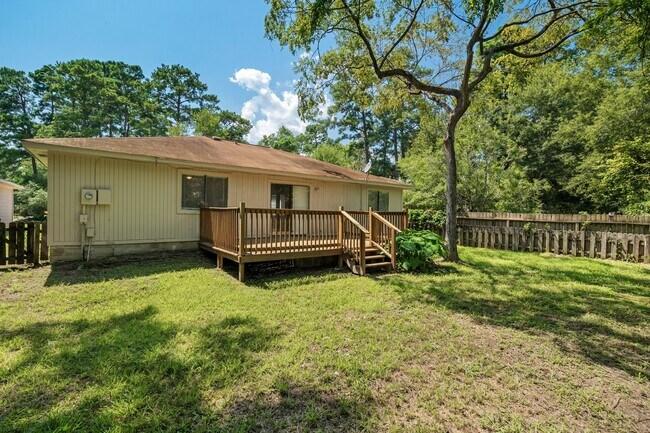 Building Photo - 72 Oldstream Ct