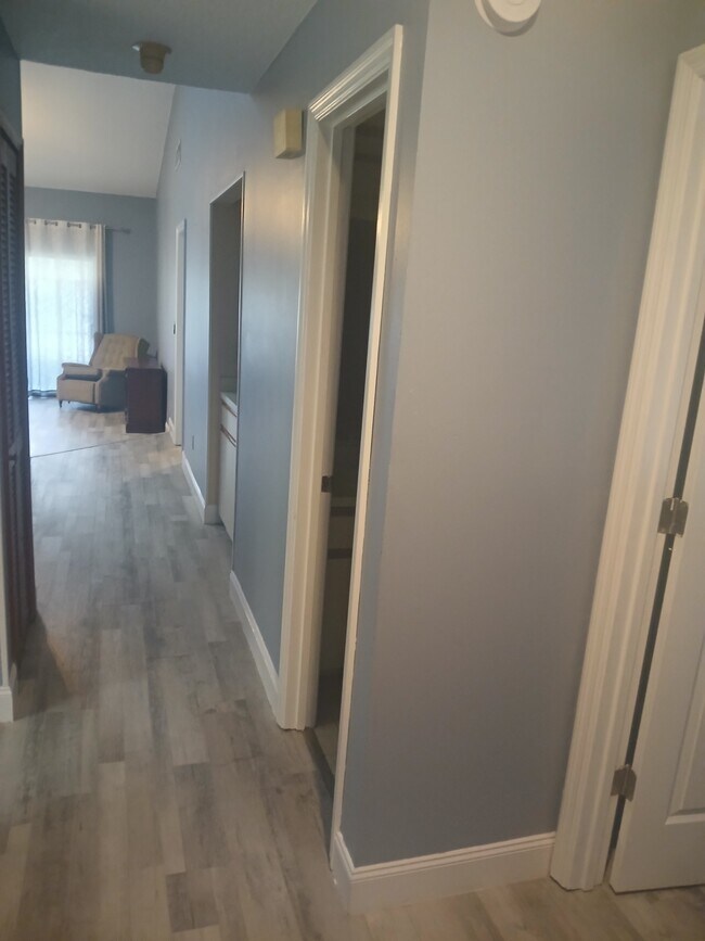 Building Photo - 2331 Sun Valley Cir