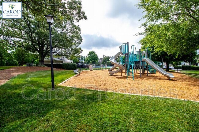 Building Photo - 8630 Redding Glen Ave