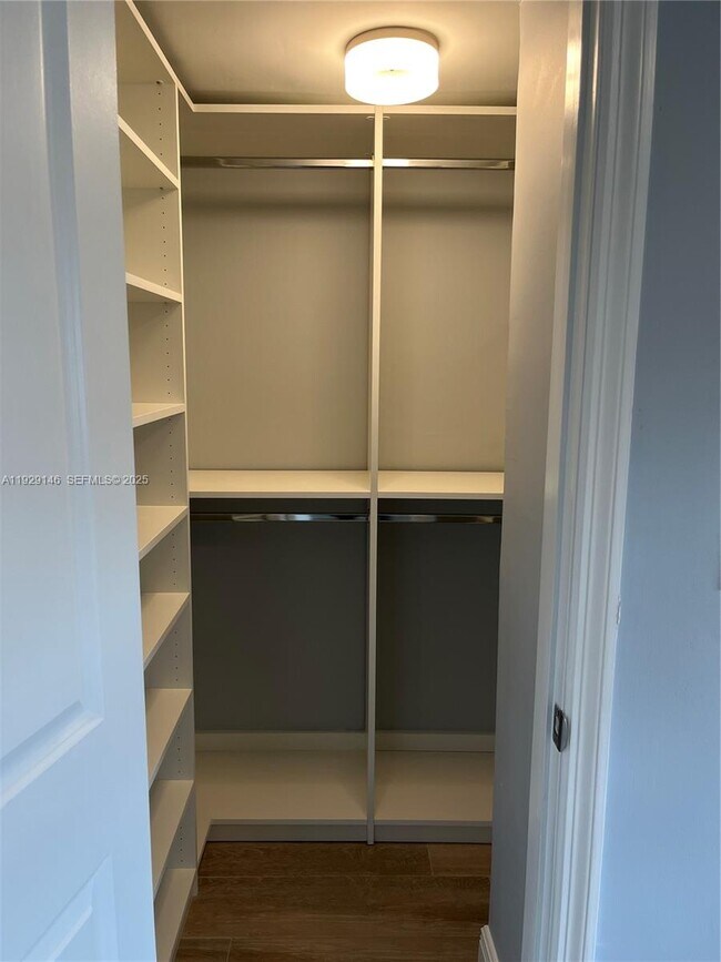 Building Photo - 8650 SW 67th Ave