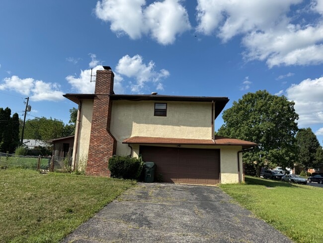Building Photo - 1239 Bradshire Dr