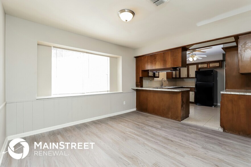 Building Photo - 1707 Corral Dr