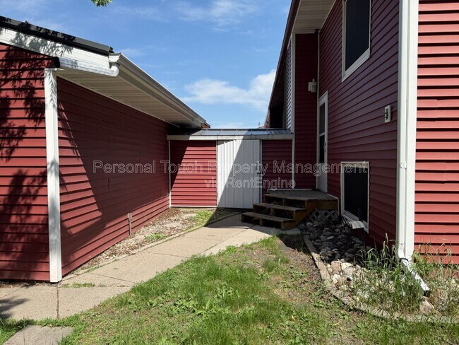 Building Photo - 2119 2nd Ave E
