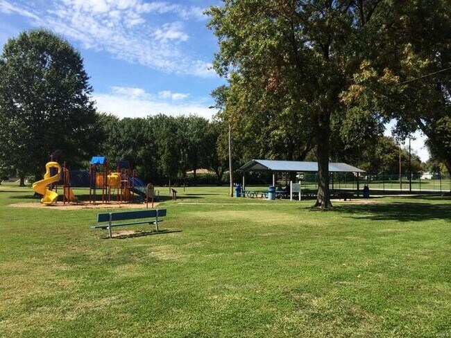 Building Photo - Fantastic 3bd/1.5ba home! Coming soon!