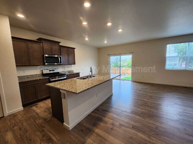 Building Photo - 508 Ledge St