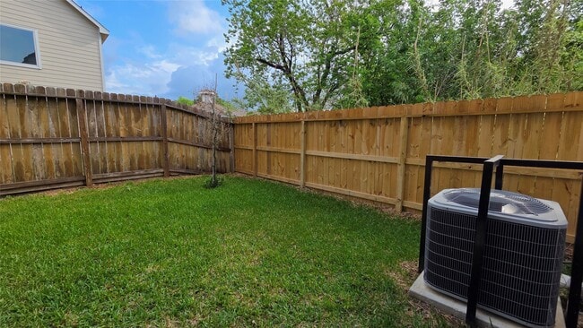 Building Photo - 8113 Miley St