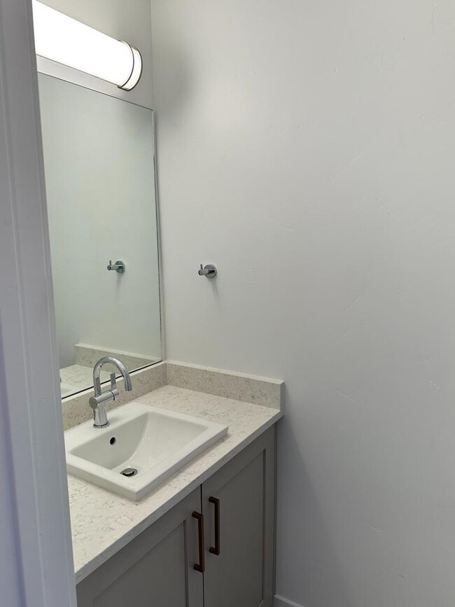 Building Photo - 1520 Fiore Dr