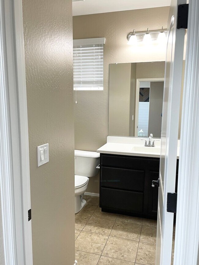 Building Photo - 3454 E Azalea Dr