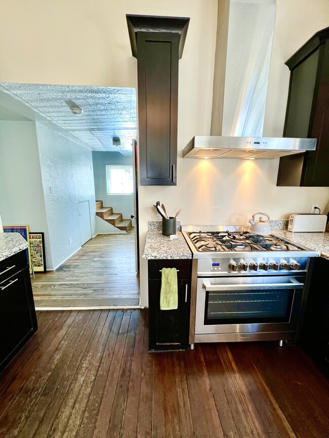 Building Photo - 120 Arno St SE