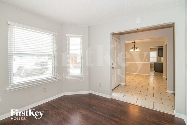 Building Photo - 8450 Sugartree Dr