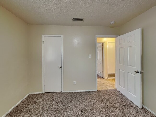 Building Photo - Cozy 3bd/1.5bth Home!!