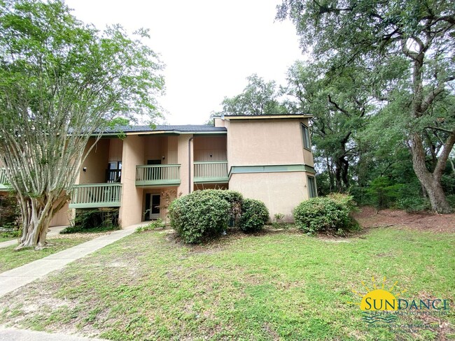 Primary Photo - Great 1 Bedroom 1 Bathroom Condo in Bluewa...